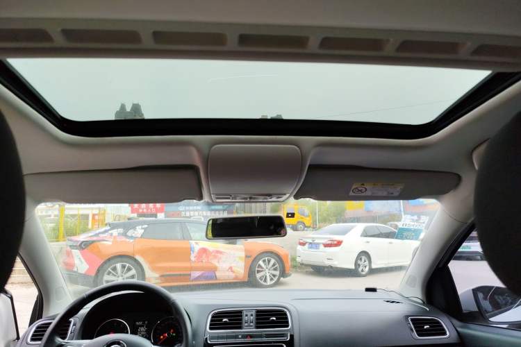 Used Volkswagen Polo 2016 1.6L Automatic Comfort Model Headliner