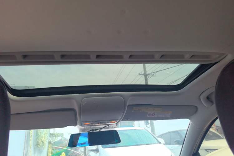 Used Volkswagen Polo 2016 1.6L Automatic Comfort Model Headliner