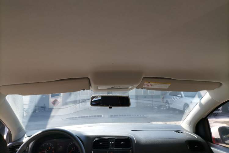Used Volkswagen Polo 2016 1.4L Manual Fashion Model Headliner