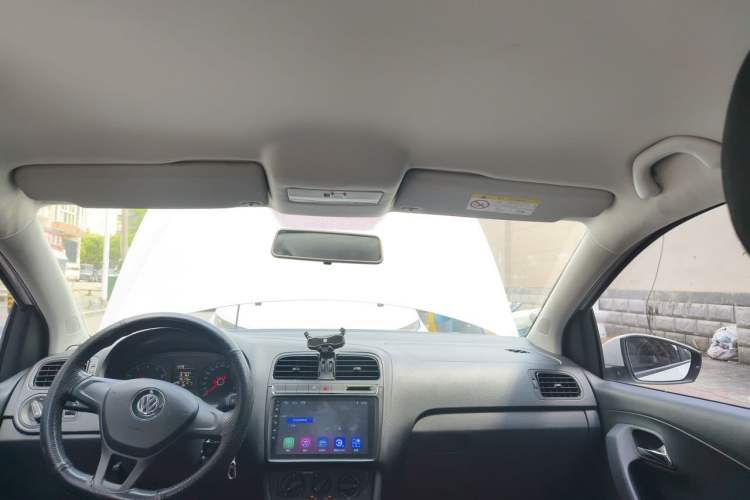Used Volkswagen Polo 2016 1.4L Manual Fashion Model Headliner