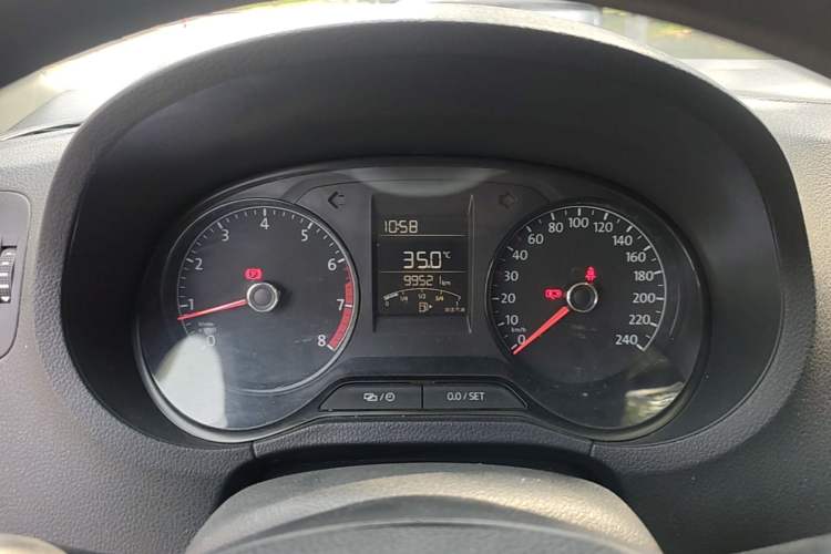 Used Volkswagen Polo 2016 1.4L Manual Fashion Model Instrument Cluster
