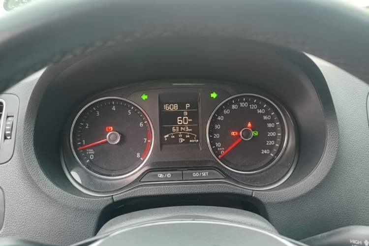 Used Volkswagen Polo 2016 1.6L Automatic Comfort Model Instrument Cluster