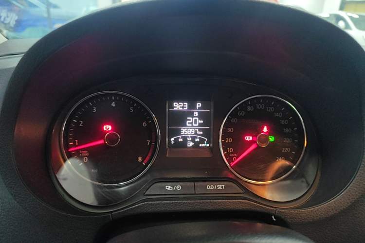 Used Volkswagen Polo 2016 1.6L Automatic Comfort Model Instrument Cluster