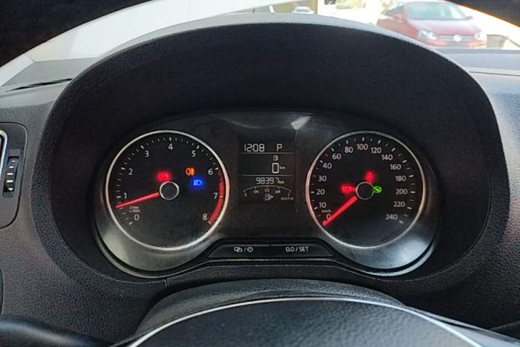Used Volkswagen Polo 2016 1.6L Automatic Comfort Model Instrument Cluster