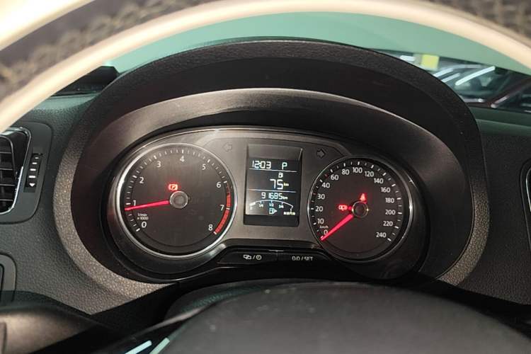 Used Volkswagen Polo 2016 1.6L Automatic Comfort Model Instrument Cluster