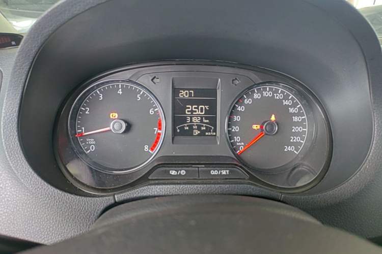 Used Volkswagen Polo 2016 1.4L Manual Fashion Model Instrument Cluster