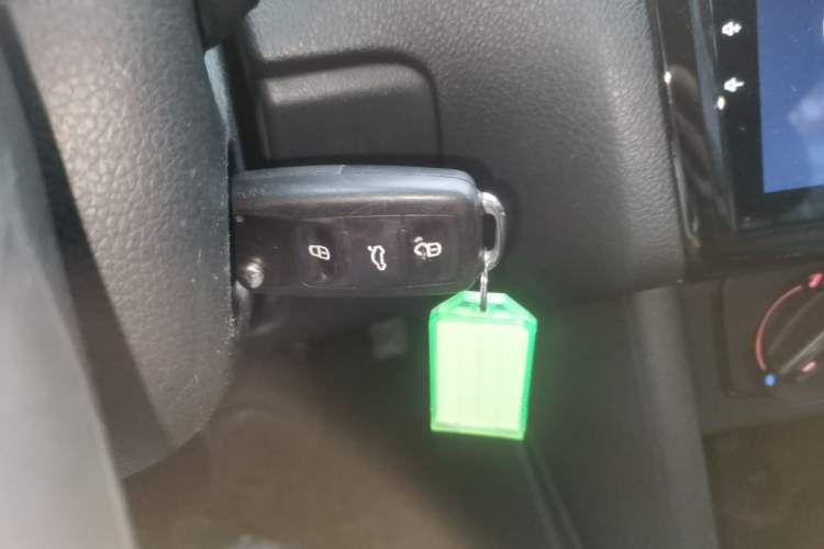 Used Volkswagen Polo 2016 1.4L Manual Fashion Model Interior 1