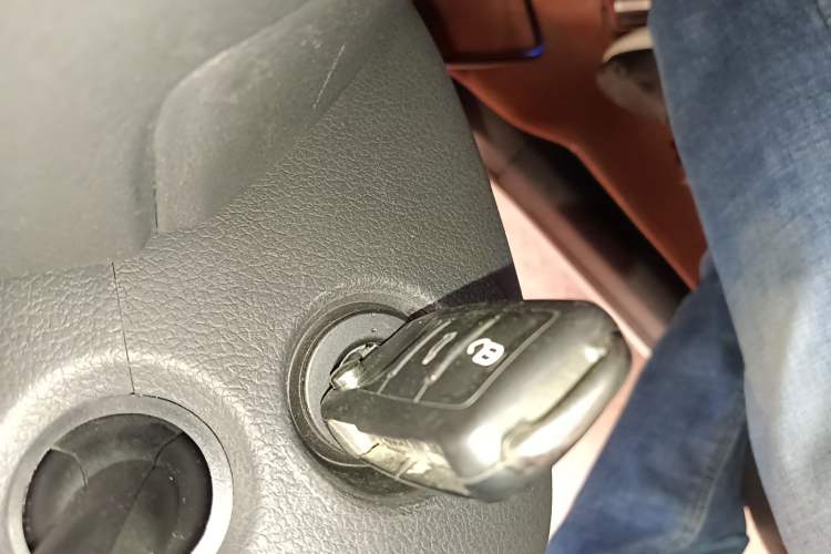 Used Volkswagen Polo 2016 1.4L Manual Fashion Model Interior 1