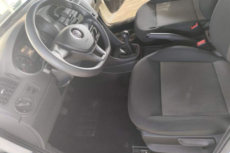 Used Volkswagen Polo 2016 1.4L Manual Fashion Model Interior 1