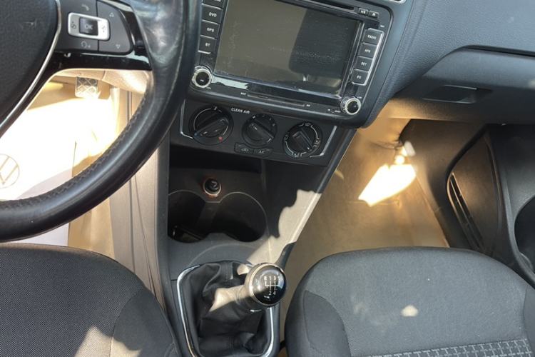 Used Volkswagen Polo 2016 1.6L Manual Comfort Model Interior 1