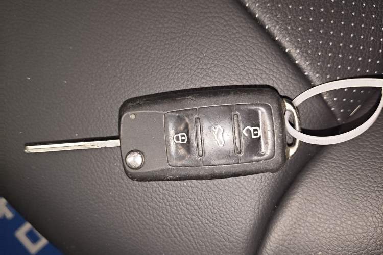 Used Volkswagen Polo 2016 1.6L Automatic Comfort Model Interior 1