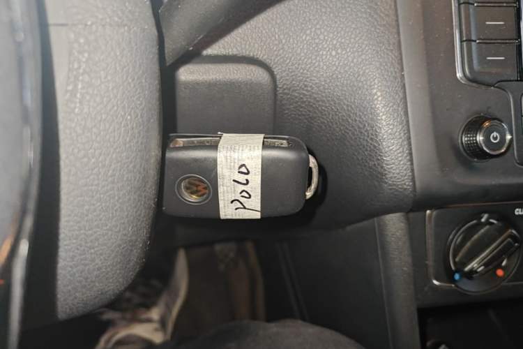Used Volkswagen Polo 2016 1.6L Automatic Comfort Model Interior 1