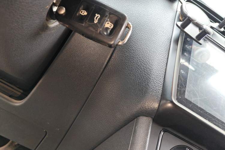 Used Volkswagen Polo 2016 1.4L Manual Fashion Model Interior 1