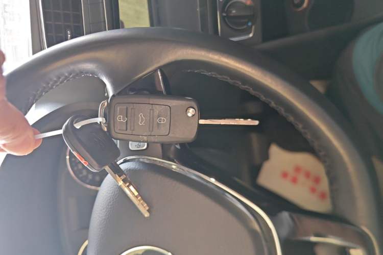 Used Volkswagen Polo 2016 1.6L Automatic Comfort Model Interior 1