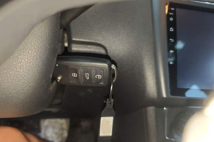 Used Volkswagen Polo 2016 1.6L Automatic Comfort Model Interior 1