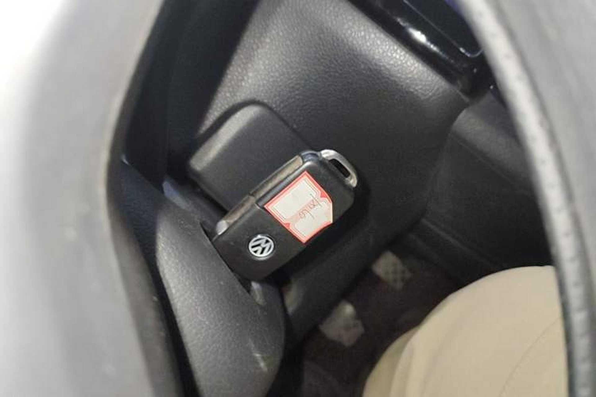 Used Volkswagen Polo 2016 1.4L Manual Fashion Model Interior 1
