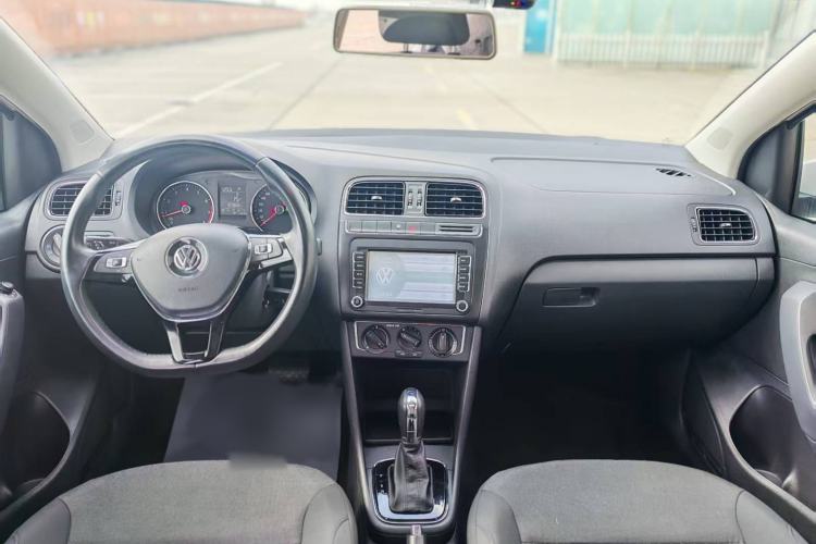 Used Volkswagen Polo 2016 1.6L Automatic Comfort Model Interior 1