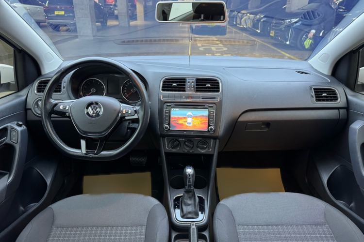 Used Volkswagen Polo 2016 1.6L Automatic Comfort Model Interior 1