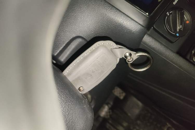 Used Volkswagen Polo 2016 1.4L Manual Fashion Model Interior 1