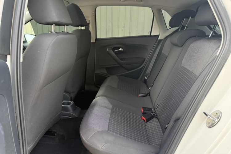 Used Volkswagen Polo 2016 1.6L Automatic Comfort Model Interior 12