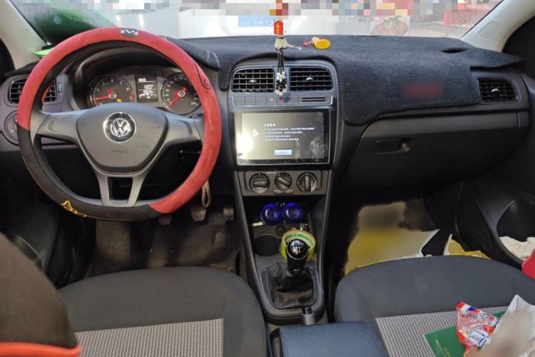 Used Volkswagen Polo 2016 1.4L Manual Fashion Model Interior 2