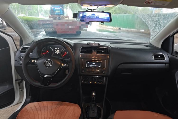 Used Volkswagen Polo 2016 1.6L Automatic Comfort Model Interior 2