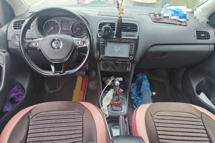 Used Volkswagen Polo 2016 1.6L Automatic Comfort Model Interior 2