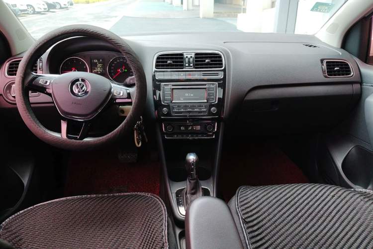 Used Volkswagen Polo 2016 1.6L Automatic Luxury Model Interior 2