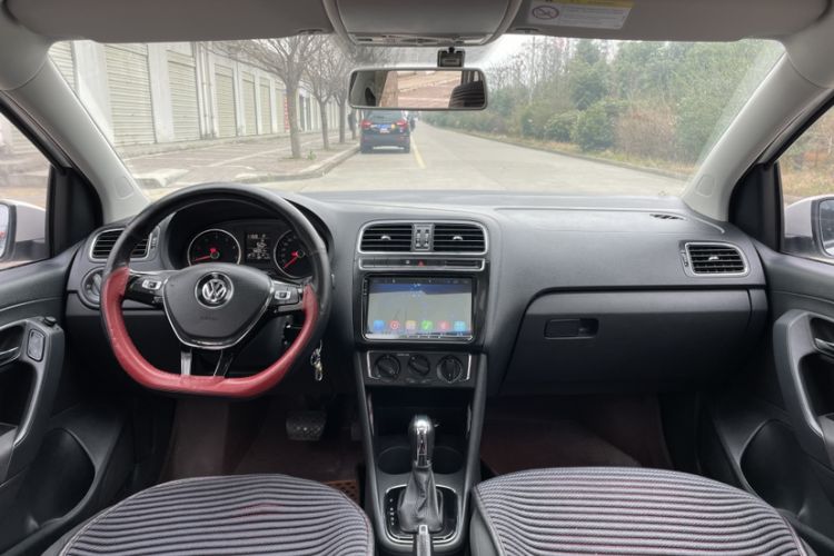 Used Volkswagen Polo 2016 1.6L Automatic Comfort Model Interior 2