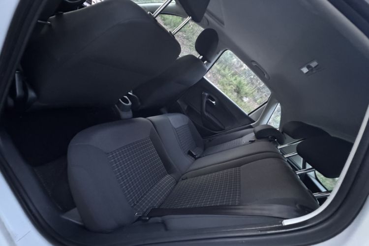Used Volkswagen Polo 2016 1.6L Automatic Comfort Model Interior 3