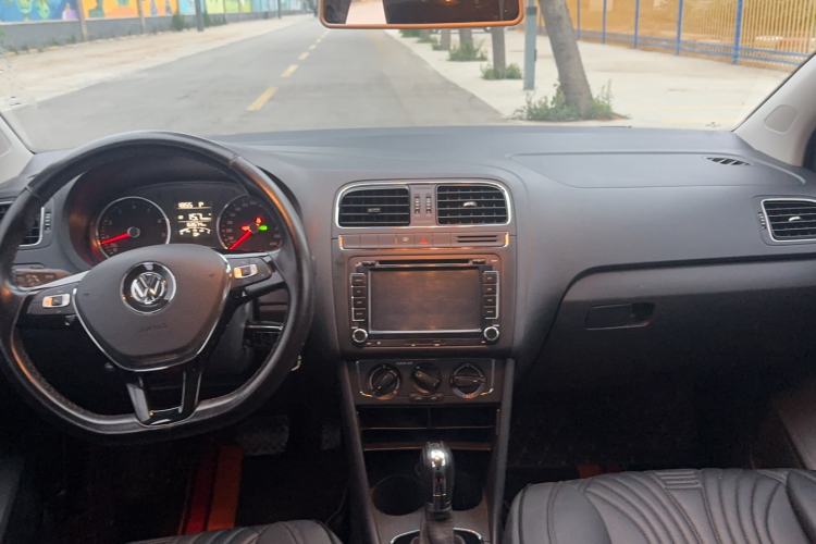 Used Volkswagen Polo 2016 1.6L Automatic Comfort Model Interior 3