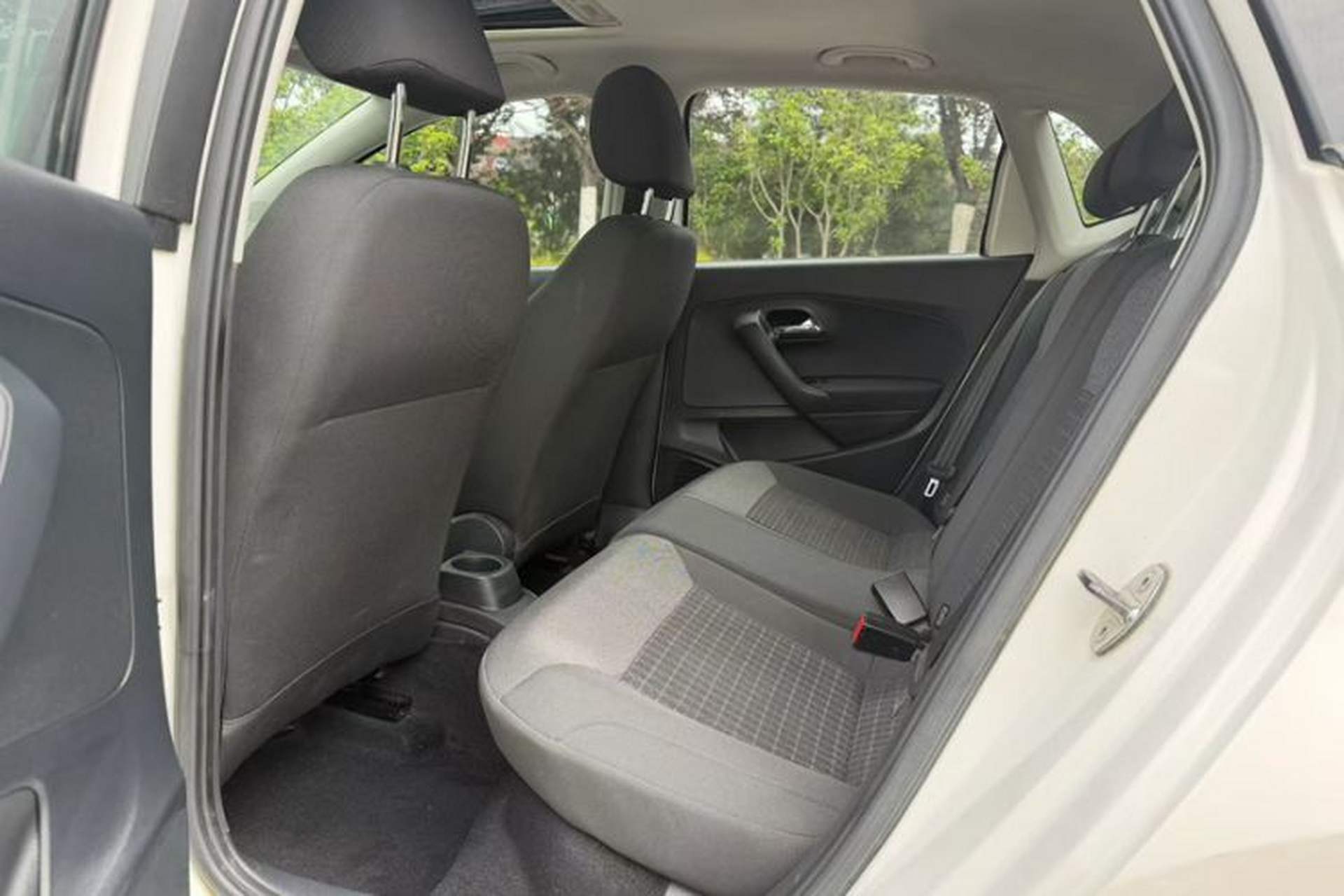 Used Volkswagen Polo 2016 1.6L Automatic Comfort Model Interior 3