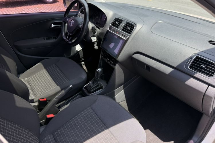 Used Volkswagen Polo 2016 1.6L Automatic Comfort Model Interior 3