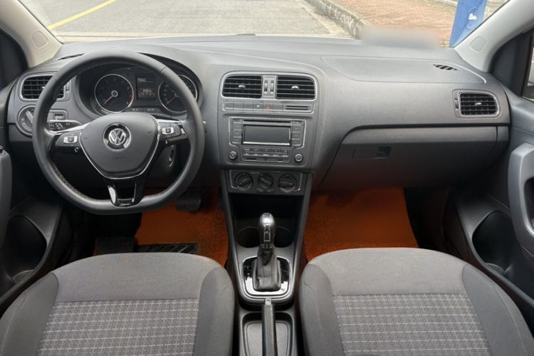 Used Volkswagen Polo 2016 1.6L Automatic Comfort Model Interior 3