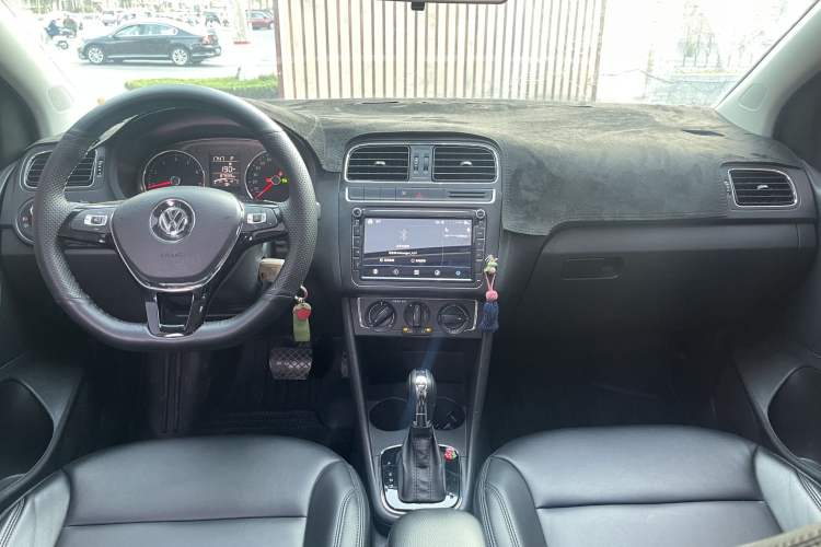 Used Volkswagen Polo 2016 1.6L Automatic Comfort Model Interior 4