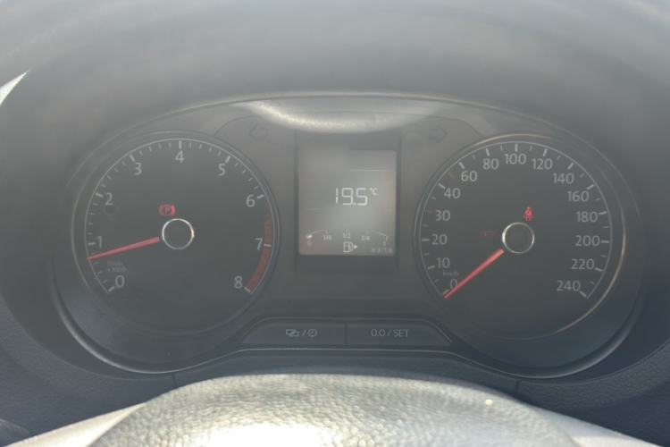 Used Volkswagen Polo 2016 1.4L Manual Fashion Model Interior 4