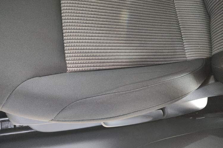 Used Volkswagen Polo 2016 1.4L Manual Fashion Model Interior 4