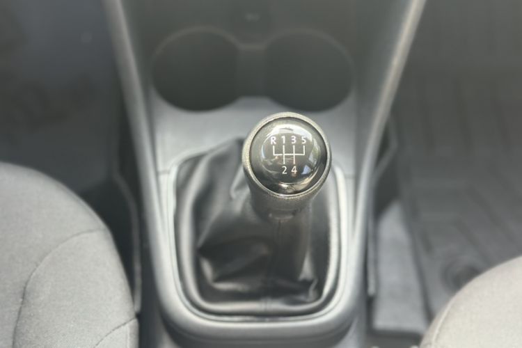 Used Volkswagen Polo 2016 1.4L Manual Fashion Model Interior 5