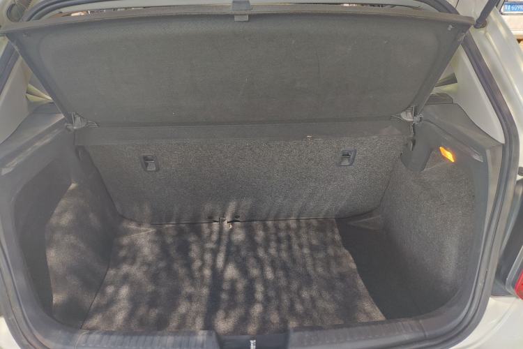 Used Volkswagen Polo 2016 1.4L Manual Fashion Model Interior 5