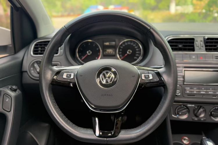 Used Volkswagen Polo 2016 1.6L Automatic Comfort Model Interior 7