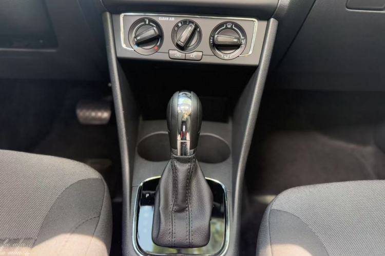 Used Volkswagen Polo 2016 1.6L Automatic Comfort Model Interior 8