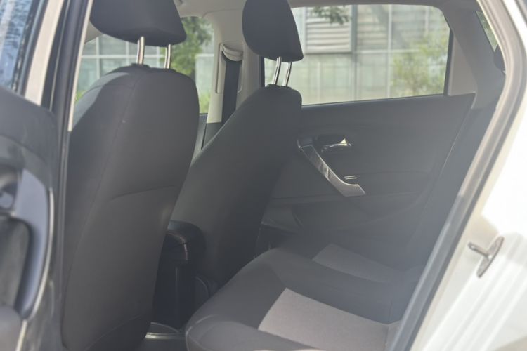 Used Volkswagen Polo 2016 1.4L Manual Fashion Model Interior 8