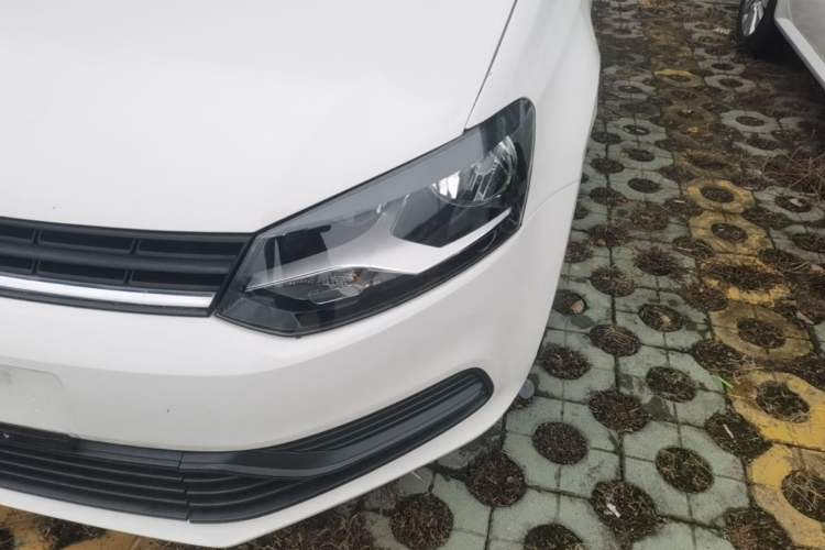 Used Volkswagen Polo 2016 1.4L Manual Fashion Model Left Front Headlight