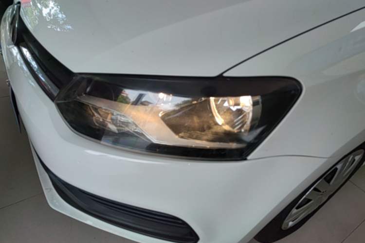 Used Volkswagen Polo 2016 1.4L Automatic Trendy Model Left Front Headlight