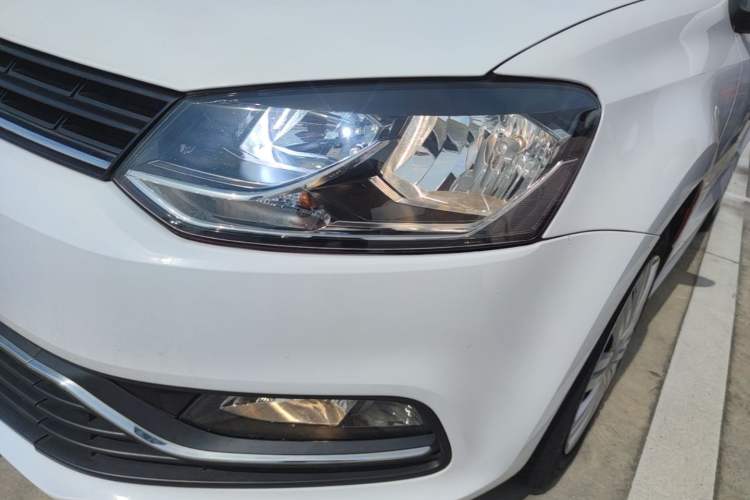 Used Volkswagen Polo 2016 1.6L Automatic Comfort Model Left Front Headlight