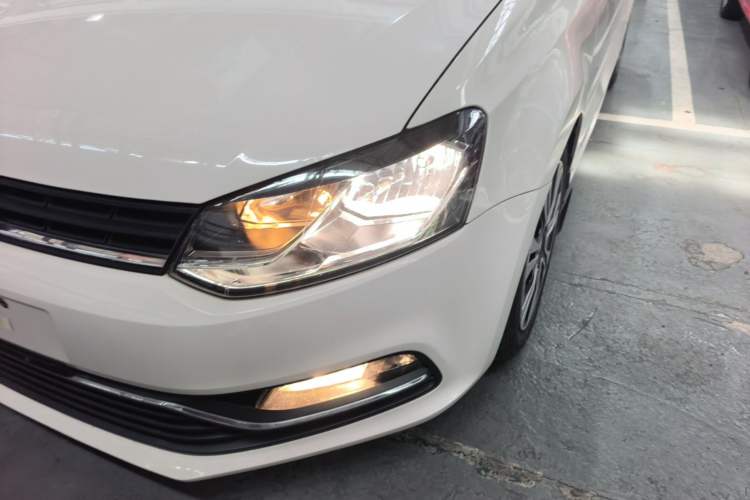 Used Volkswagen Polo 2016 1.6L Automatic Comfort Model Left Front Headlight