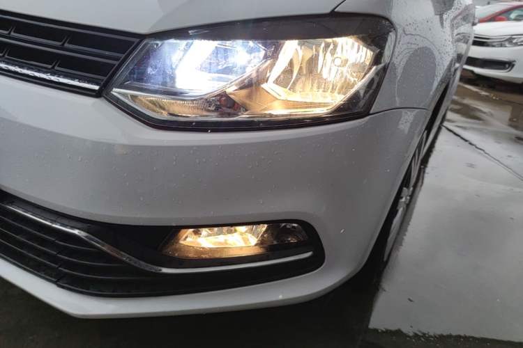 Used Volkswagen Polo 2016 1.6L Automatic Comfort Model Left Front Headlight