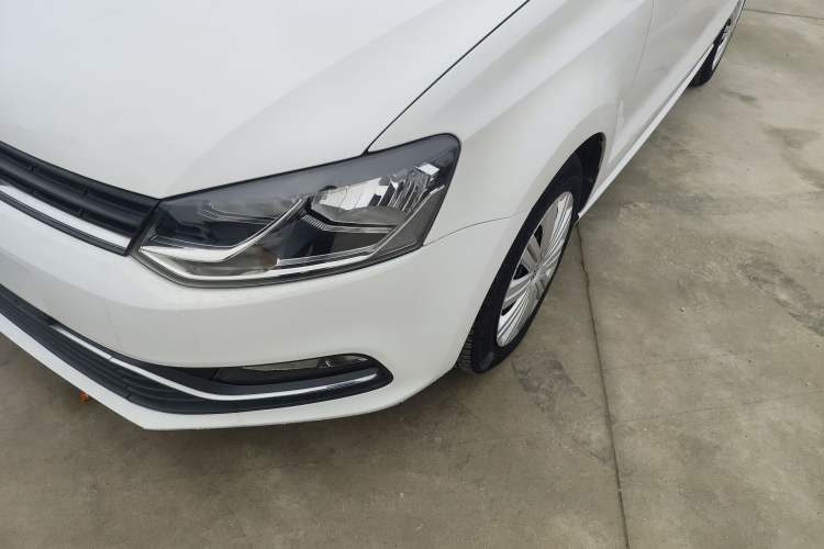 Used Volkswagen Polo 2016 1.6L Automatic Comfort Model Left Front Headlight