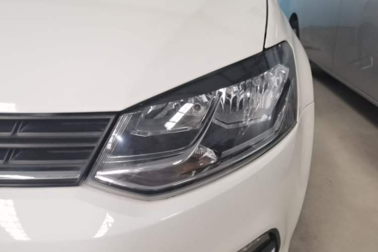 Used Volkswagen Polo 2016 1.6L Automatic Comfort Model Left Front Headlight