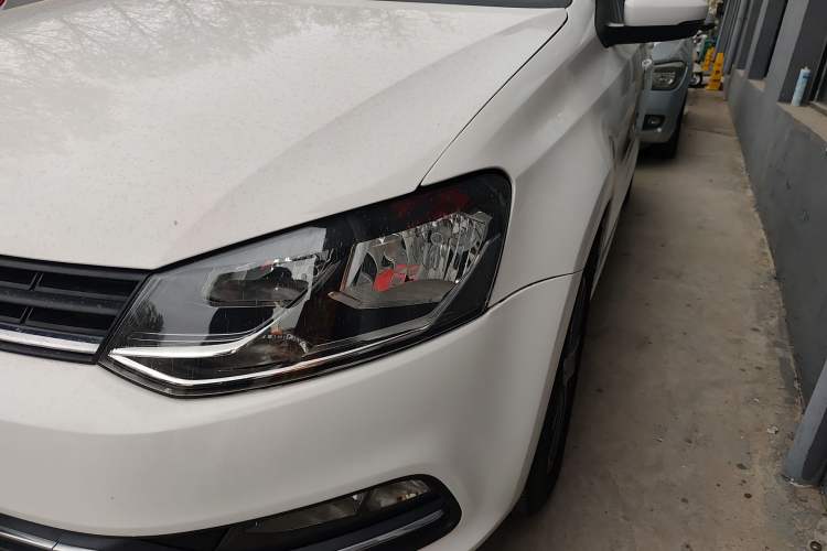 Used Volkswagen Polo 2016 1.6L Automatic Comfort Model Left Front Headlight